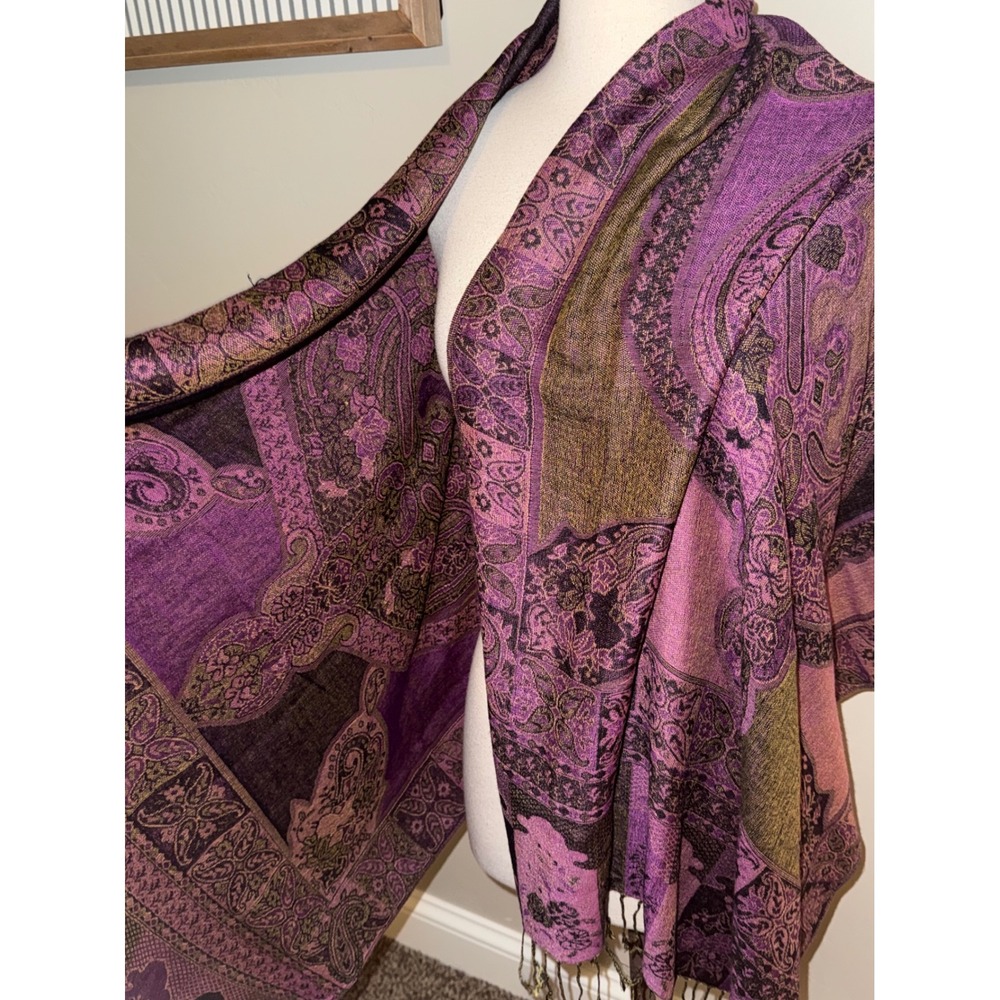 Elegant Paisley Pashmina Scarf Wrap Purple Gold Fringe Accent - Picture 3 of 8